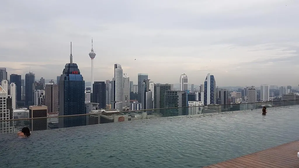 Regalia Suites & Residences Klcc Infinity Pool By 109 Global Host Kuala Lumpur