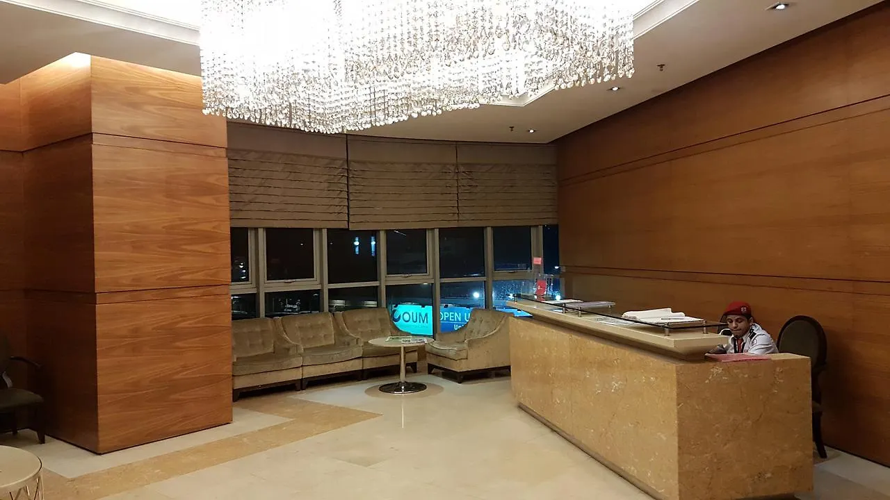 Regalia Suites & Residences Klcc Infinity Pool By 109 Global Host Kuala Lumpur