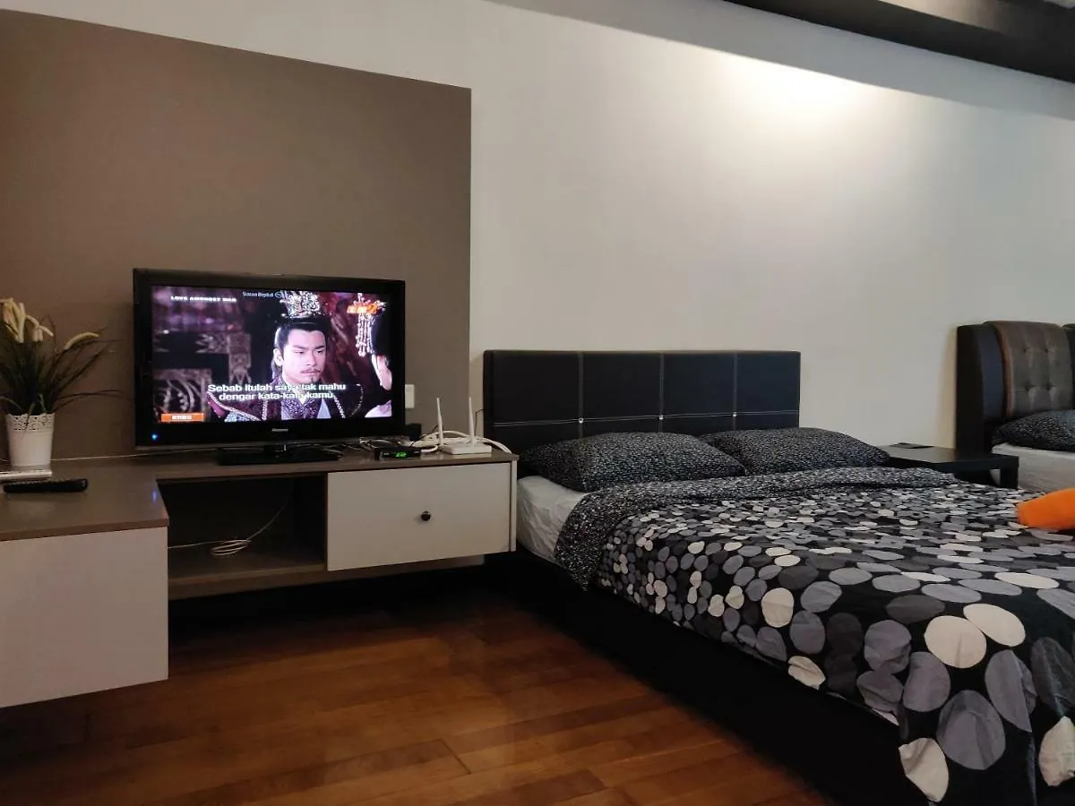 Regalia Suites & Residences Klcc Infinity Pool By 109 Global Host Kuala Lumpur Apartment