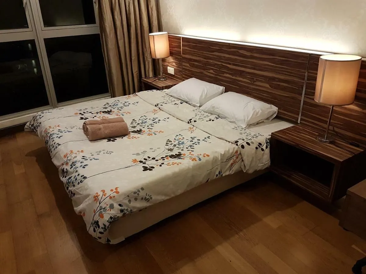 Regalia Suites & Residences Klcc Infinity Pool By 109 Global Host Kuala Lumpur 0*,