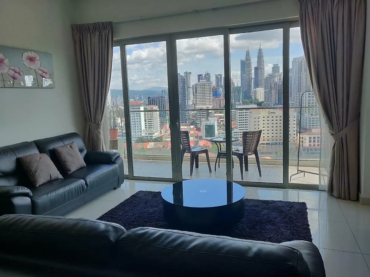 Regalia Suites & Residences Klcc Infinity Pool By 109 Global Host Kuala Lumpur
